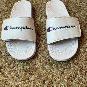 White champion slides-Men’s or women’s